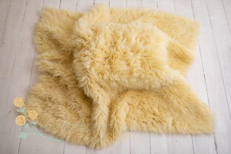 Flokati 100% wool - pastel yellow