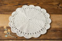 Crochet round layer - natural off-white